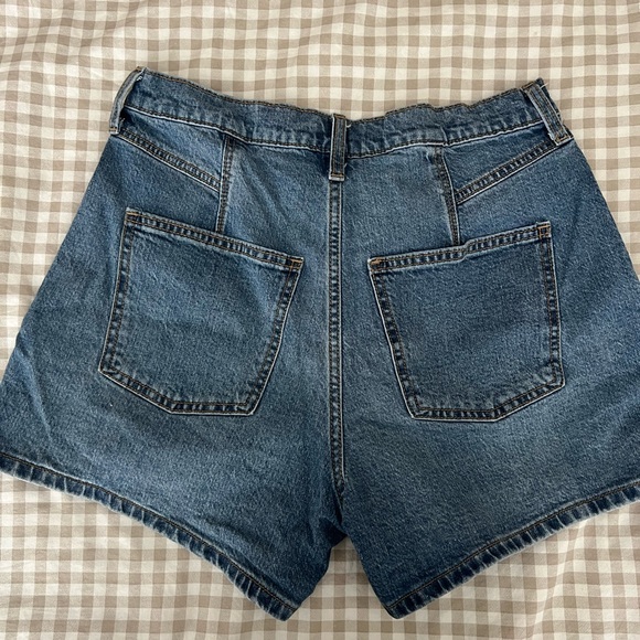 Universal Thread High Rise Midi Shorts - Picture 2 of 3